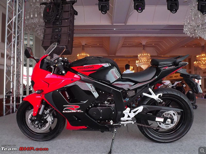 Hyosung GT250R: Big Boy Launched @ 2.75 Lakh-bike-profile-14.jpg