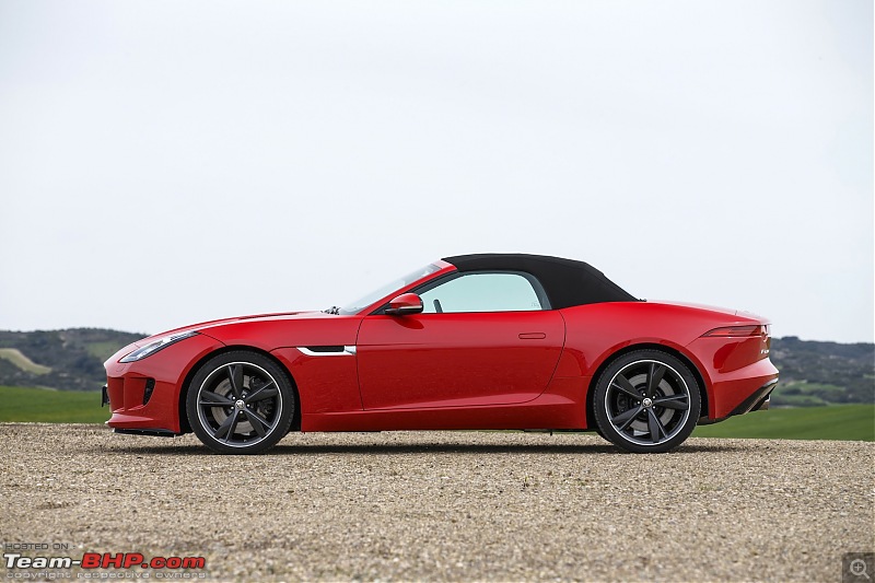 Jaguar F-Type : Driven-roof1.jpg