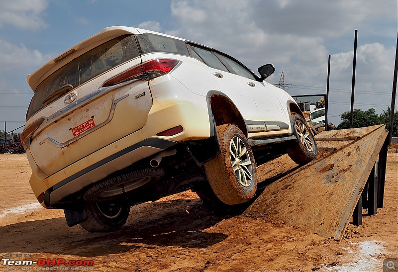 Toyota Fortuner : Official Review-pb160073.jpg