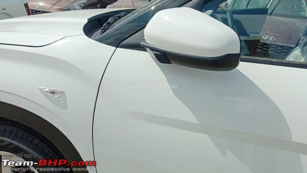 Hyundai Creta : Official Review-2021hyundaicretaebasevariantdealershowroom1600x338.jpg