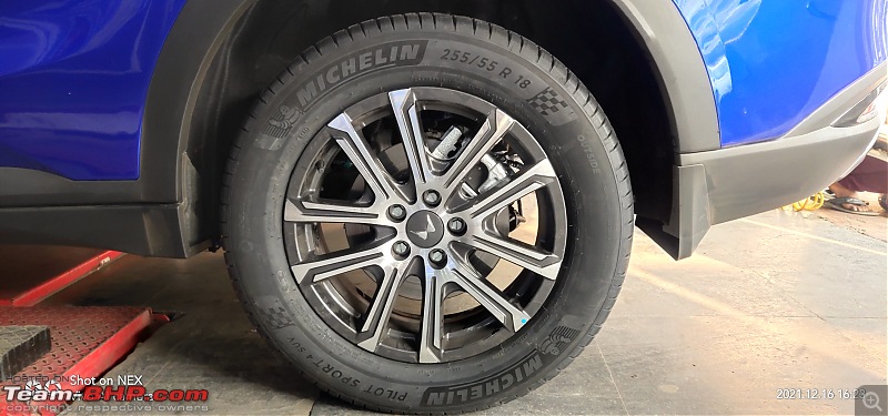 Mahindra XUV700 Review-tyre1.jpg