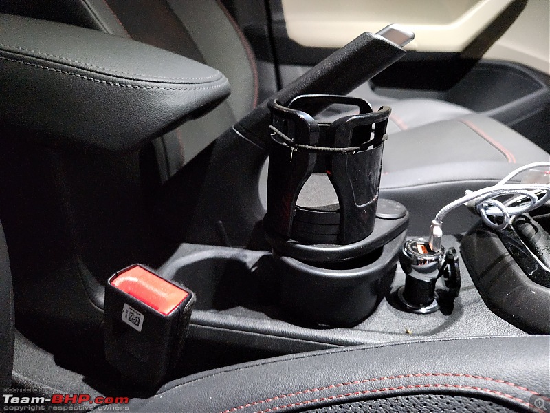 Volkswagen Virtus Review-cup-holder.jpg