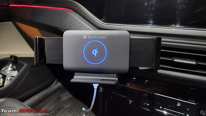 Volkswagen Virtus Review-fold-wireless-charger.jpg