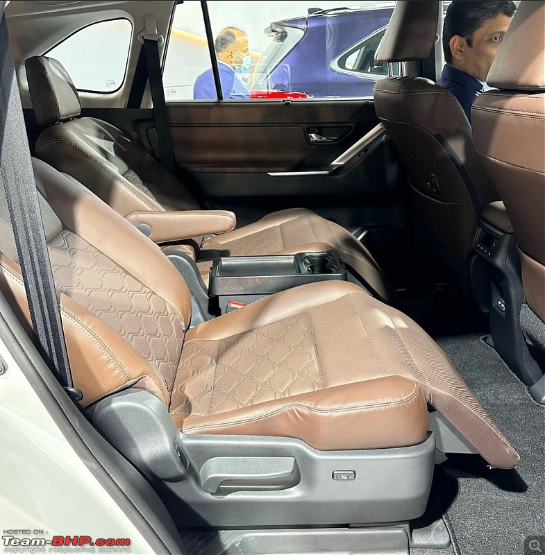 Toyota Innova Hycross Review-smartselect_20230116102622_instagram.jpg