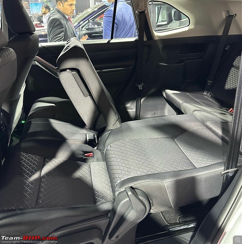 Toyota Innova Hycross Review-smartselect_20230116102729_instagram.jpg