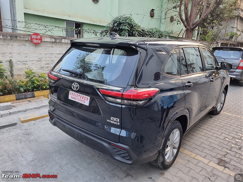 Toyota Innova Hycross Review-20230210_174157.jpg