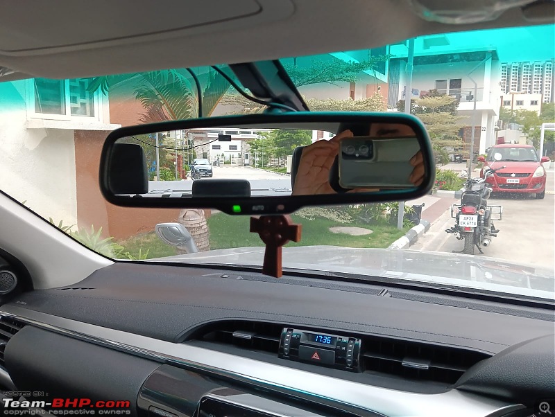 Toyota Hilux Review-rear_view_mirror.jpeg