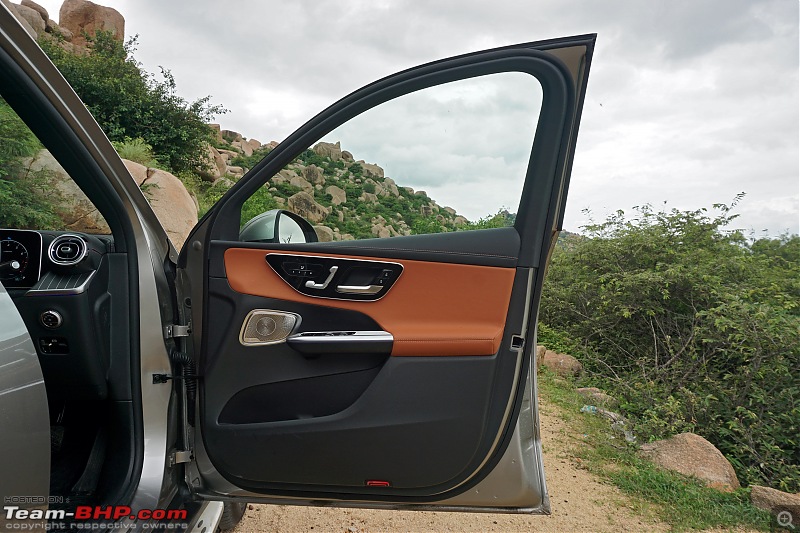 Mercedes GLC SUV Review-2023_mercedes_glc_interior_08.jpg