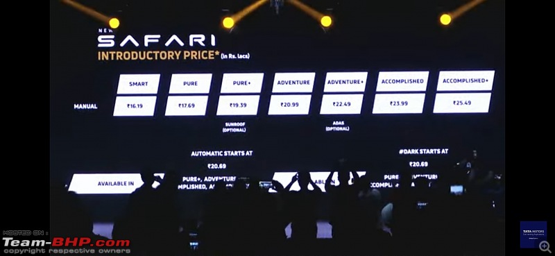 2023 Tata Safari Facelift Review-screenshot_20231017_132313_youtube.jpg