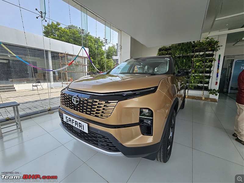 2023 Tata Safari Facelift Review-20231022_141013.jpg