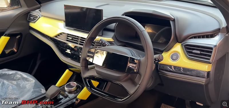2023 Tata Harrier Facelift Review-yellow-interior.png