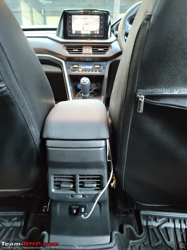2022 Maruti Brezza Review-armrest2.jpeg