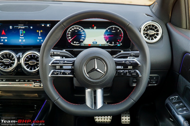 Mercedes-Benz GLA Facelift Review-2024_mercedes_gla_interior_02.jpg