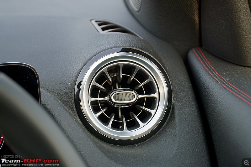 Mercedes-Benz GLA Facelift Review-2024_mercedes_gla_interior_09.jpg