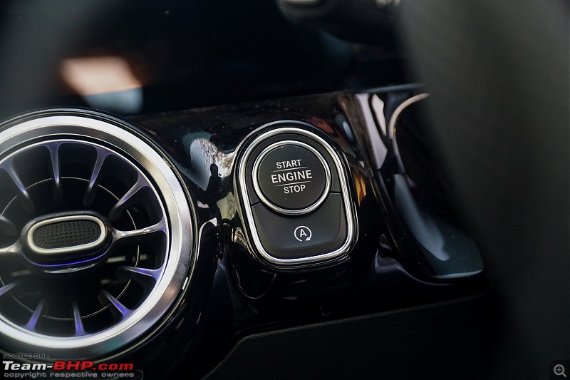 Mercedes-Benz GLA Facelift Review-2024_mercedes_gla_interior_12.jpg