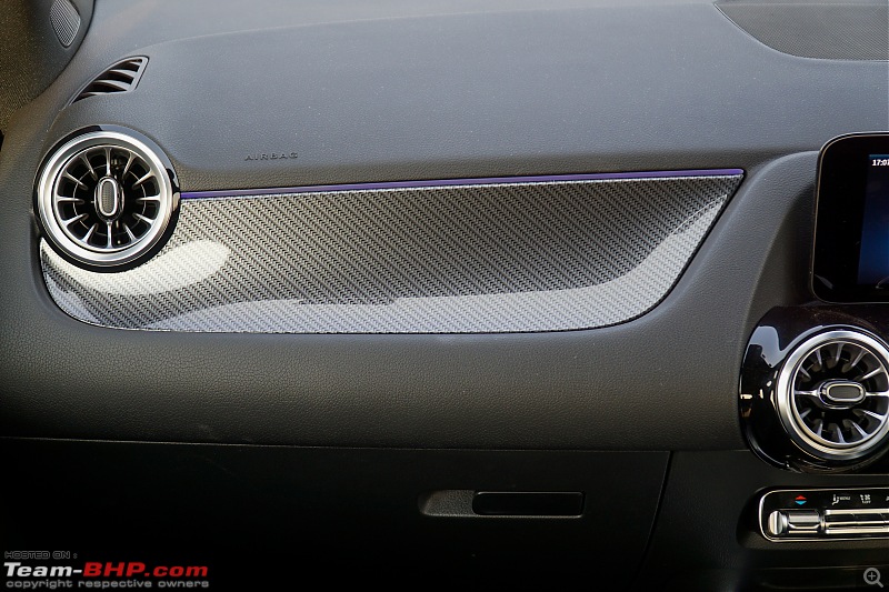 Mercedes-Benz GLA Facelift Review-2024_mercedes_gla_interior_33.jpg
