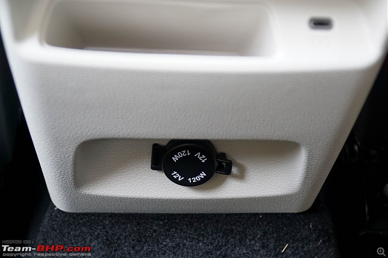2024 Mahindra XUV 3XO Review-2024_mahindra_xuv3xo_interior_42.jpg