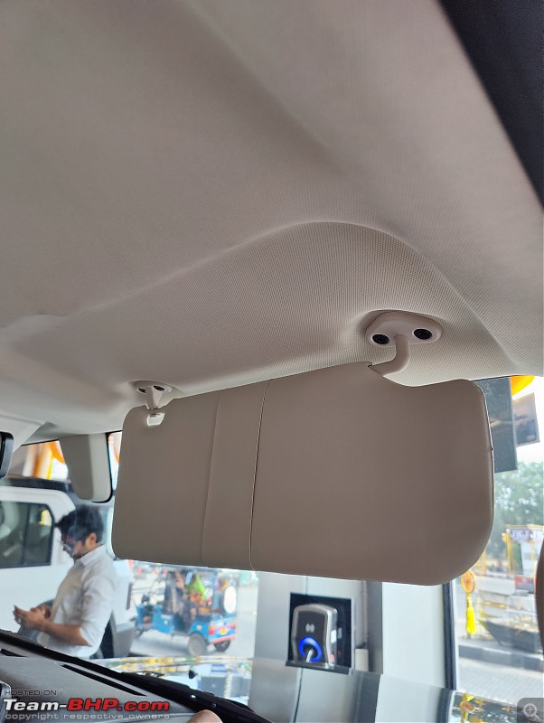 Mahindra Thar Roxx Review-till-ax5l-sun-visor.jpeg