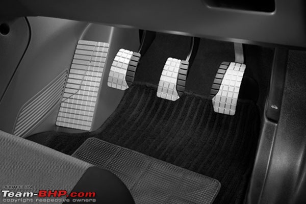 Fiat Grande Punto : Test Drive & Review-pedal40.jpg