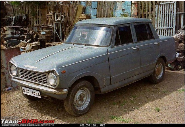 1966 Standard Herald Mark II - Restoration-5710658850_26f4ae779b_z.jpg