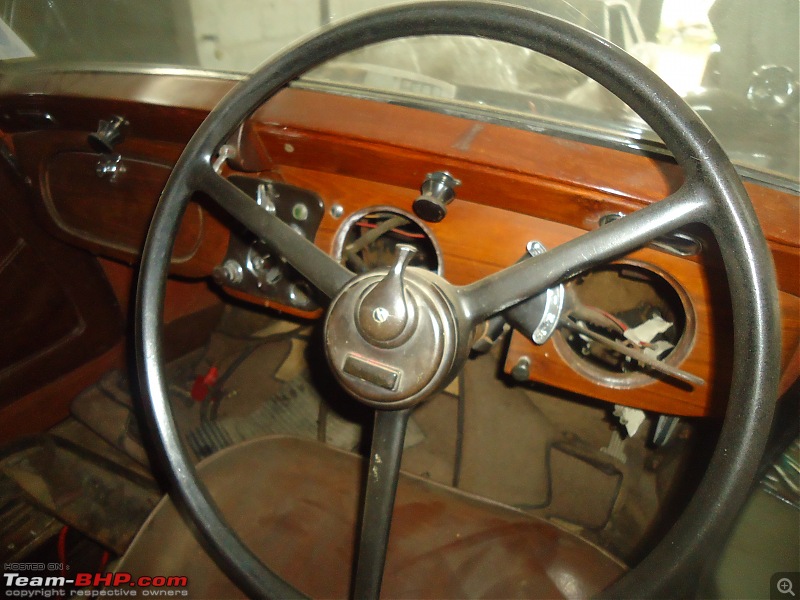 Daimler Tales - 1947 Daimler DB18 Luxury Saloon-steering-wheel.jpg