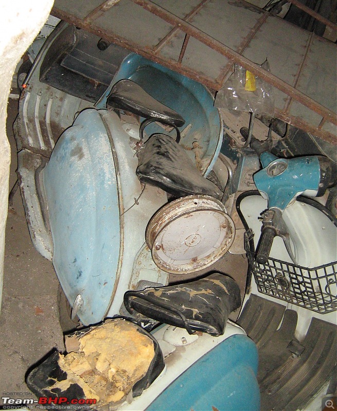 A Bunch of Lambrettas.-img_0711.jpg