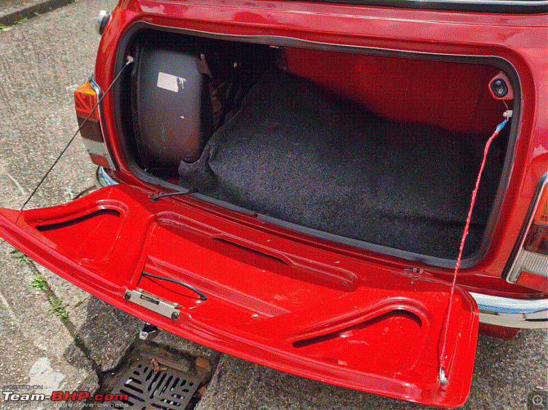 Winston - My '96 Rover Mini Cooper-boot-1.gif