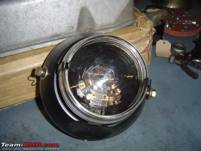 Restoration of MTP 8389 a 1956 Fiat 1100-headlight01.jpg