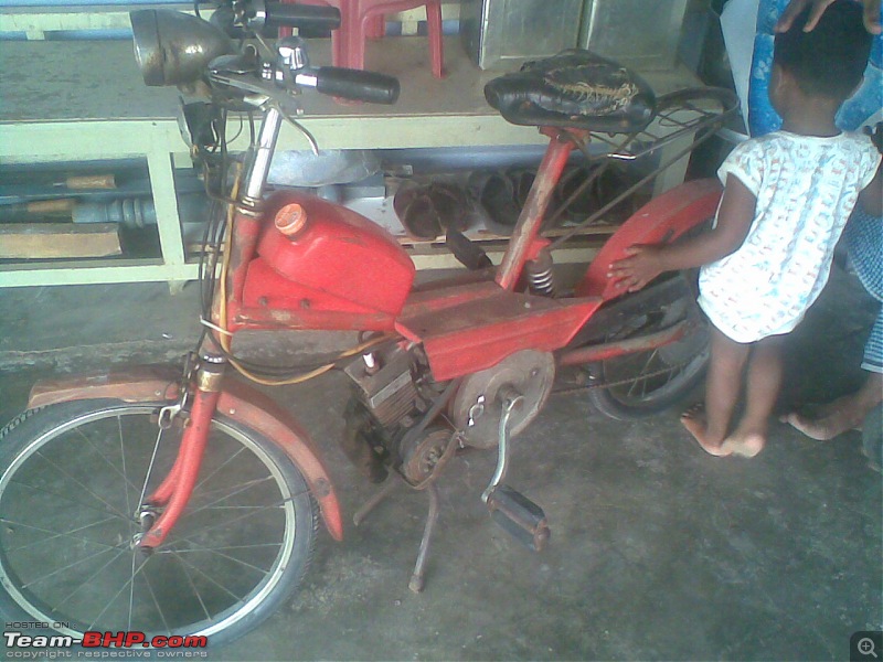 Can anyone identify this moped? EDIT - more obscure mopeds here.-image349.jpg