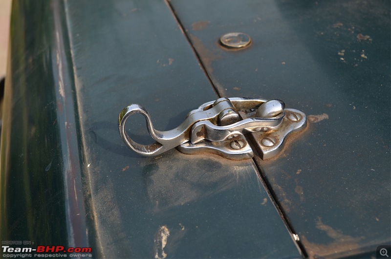 Cars of HH Nawab Sadiq M Abbasi V of Bahawalpur, Pakistan-v16-trunk-lid-detail.jpg