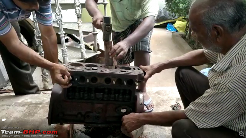 Father & son resuscitate a 1938 Mercedes Roadster-eng.png