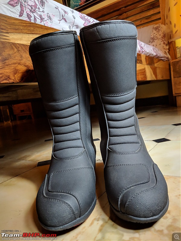 The Riding Gear thread-boots-pair.jpg