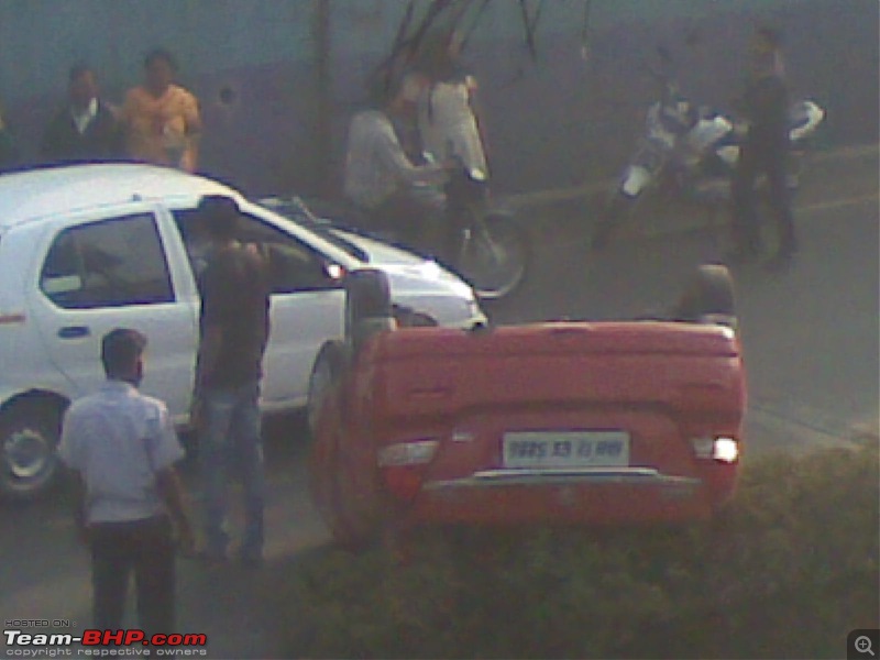 Pics: Accidents in India-26012013001.jpg
