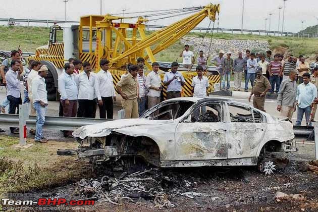 Accidents in India | Pics & Videos-bmw_burn_2013_hydbd.jpg