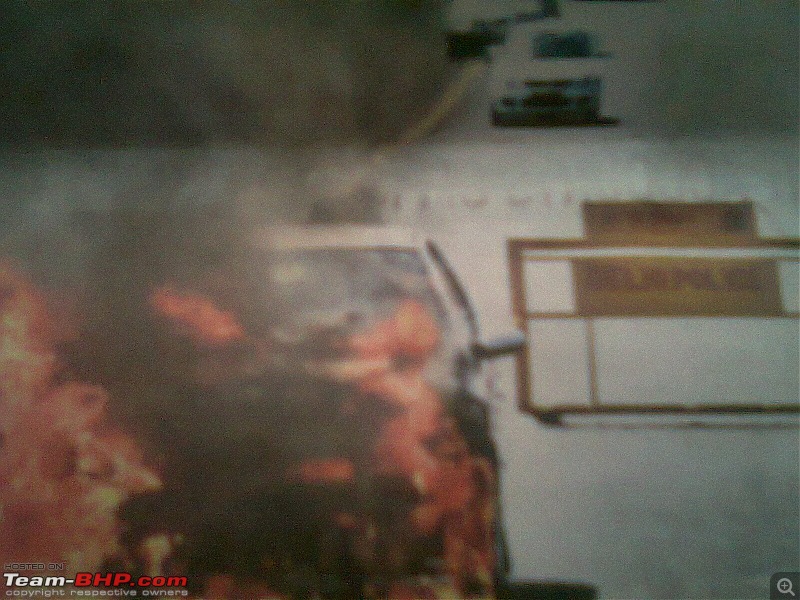 Accidents in India | Pics & Videos-fire-car-vijay-chowk-nd.jpg