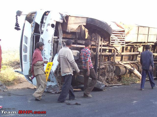 Accidents in India | Pics & Videos-bus1-small.jpg