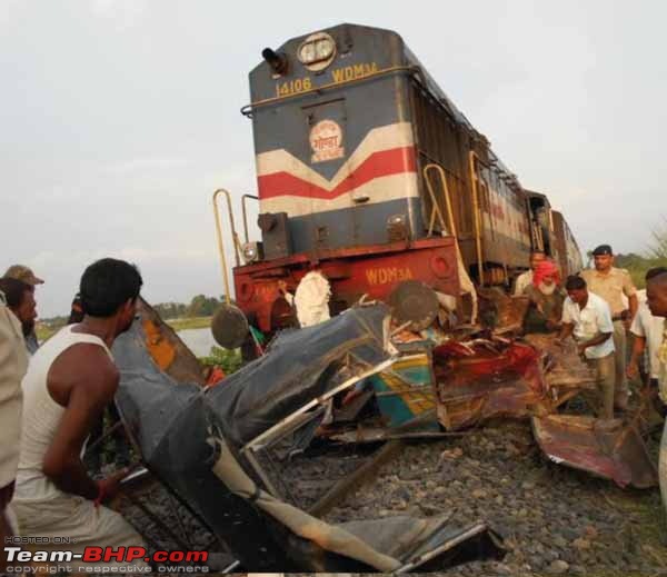 Accidents in India | Pics & Videos-9328_train111.jpg