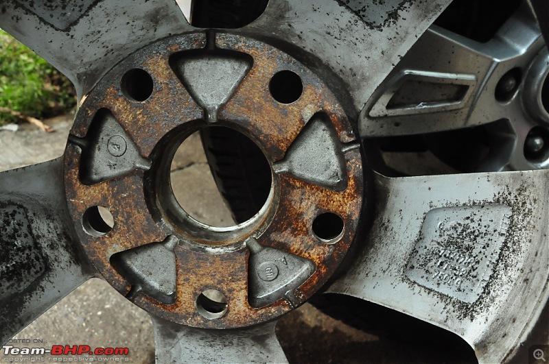 XUV500 safety issue: Weak alloy wheels. EDIT: Mahindra starts silent recall!-dsc_0649.jpg
