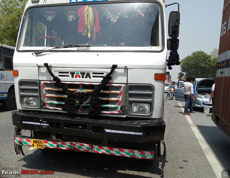 Accidents in India | Pics & Videos-nh8crash15417-2.jpg