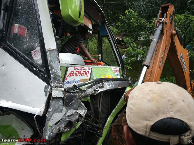 Pics: Accidents in India-1ff2b393c06b4101917c0ad84dc6ecbf.jpg
