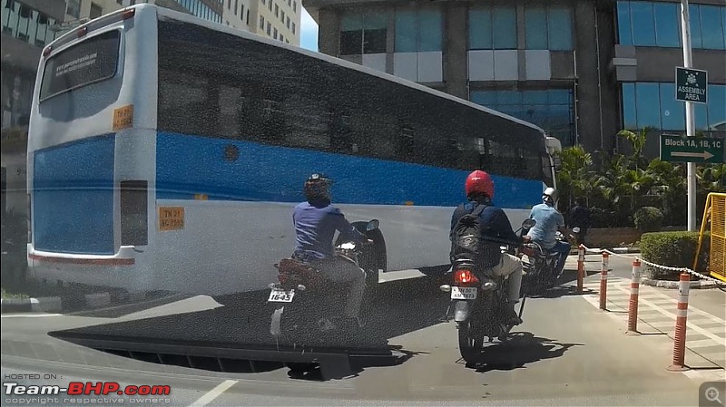 Bad Drivers - How do you spot 'em-bikes-bus-dlf.jpg