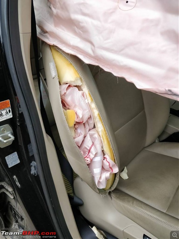 XUV500: Severe crash, but not a single airbag deployed (driver injured)-1532182124448.jpg