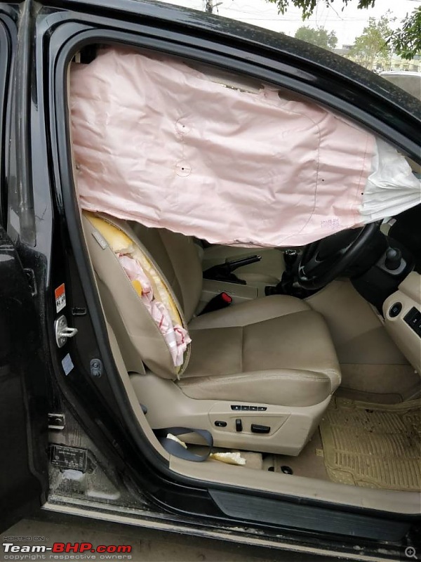 XUV500: Severe crash, but not a single airbag deployed (driver injured)-1532182179315.jpg