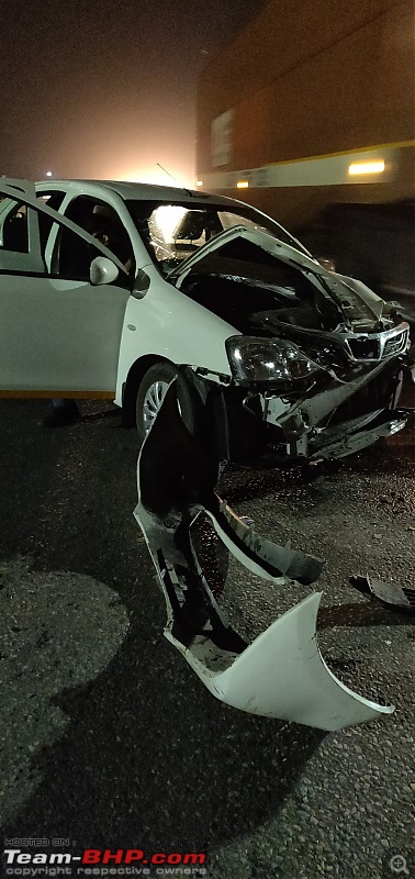 Big accident in a Toyota Etios, but the airbags didn't deploy!-acc2.jpg