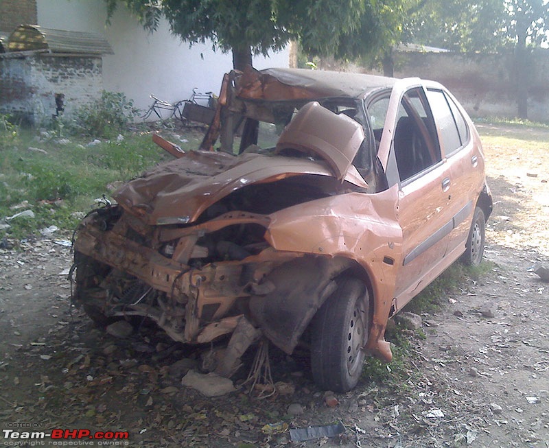 Accidents in India | Pics & Videos-indica_acc2.jpg