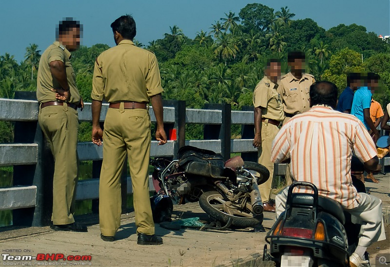 Pics: Accidents in India-bridgeaccident1.jpg