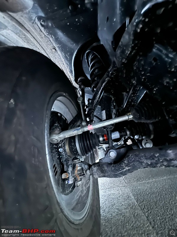 Owner loses leg after Mahindra Scorpio-N crashes into barrier due to *alleged* suspension failure-whatsapp-image-20240101-17.58.04.jpeg