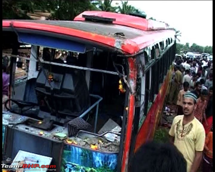 Accidents in India | Pics & Videos-bus1.jpg