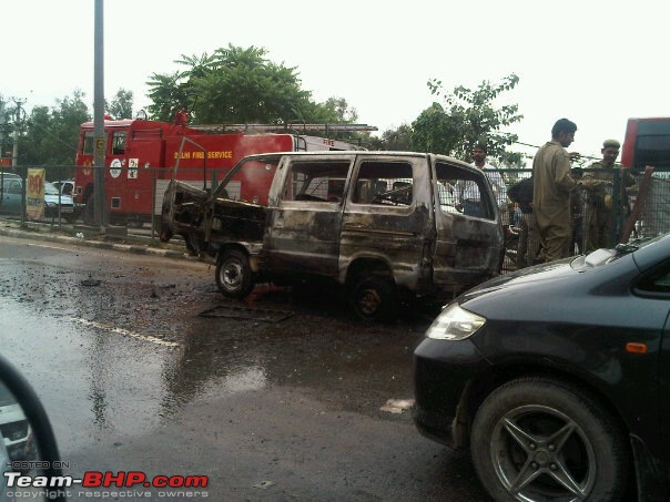 Accidents in India | Pics & Videos-maritu-van-fire.jpg