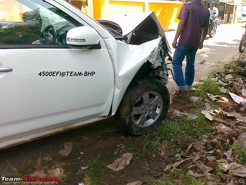 Pics: Accidents in India-out2..jpg